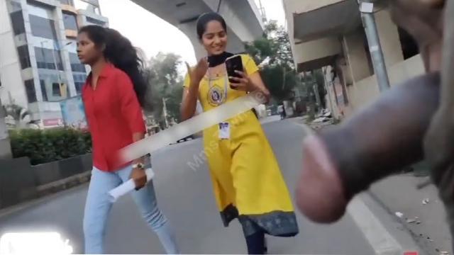 Guy Flash Cock – Infront Of College Girls Leak Free